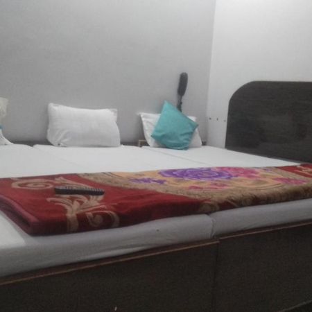 Hotel Giriraj Inn Varanasi Exteriör bild
