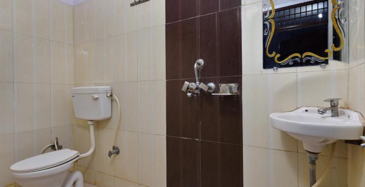 Hotel Giriraj Inn Varanasi Exteriör bild