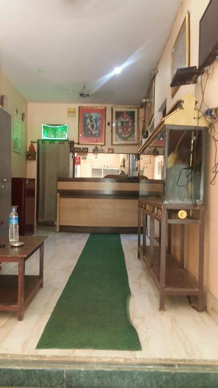 Hotel Giriraj Inn Varanasi Exteriör bild