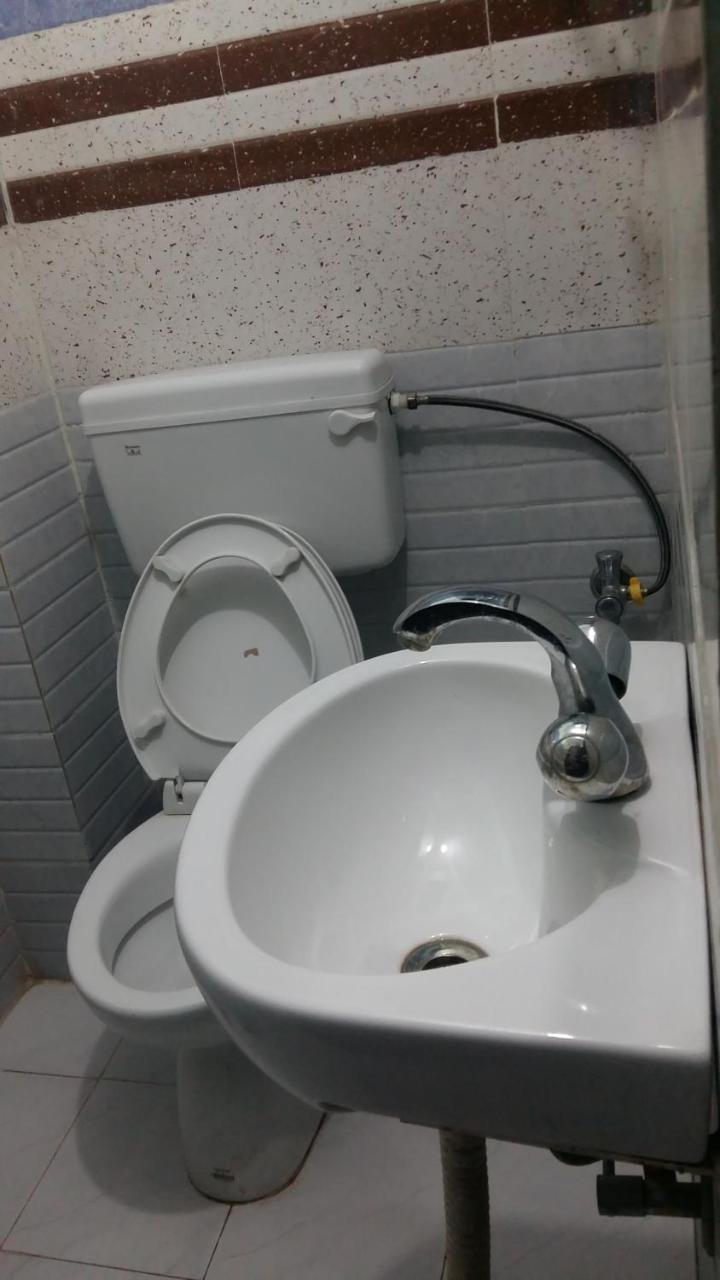 Hotel Giriraj Inn Varanasi Exteriör bild