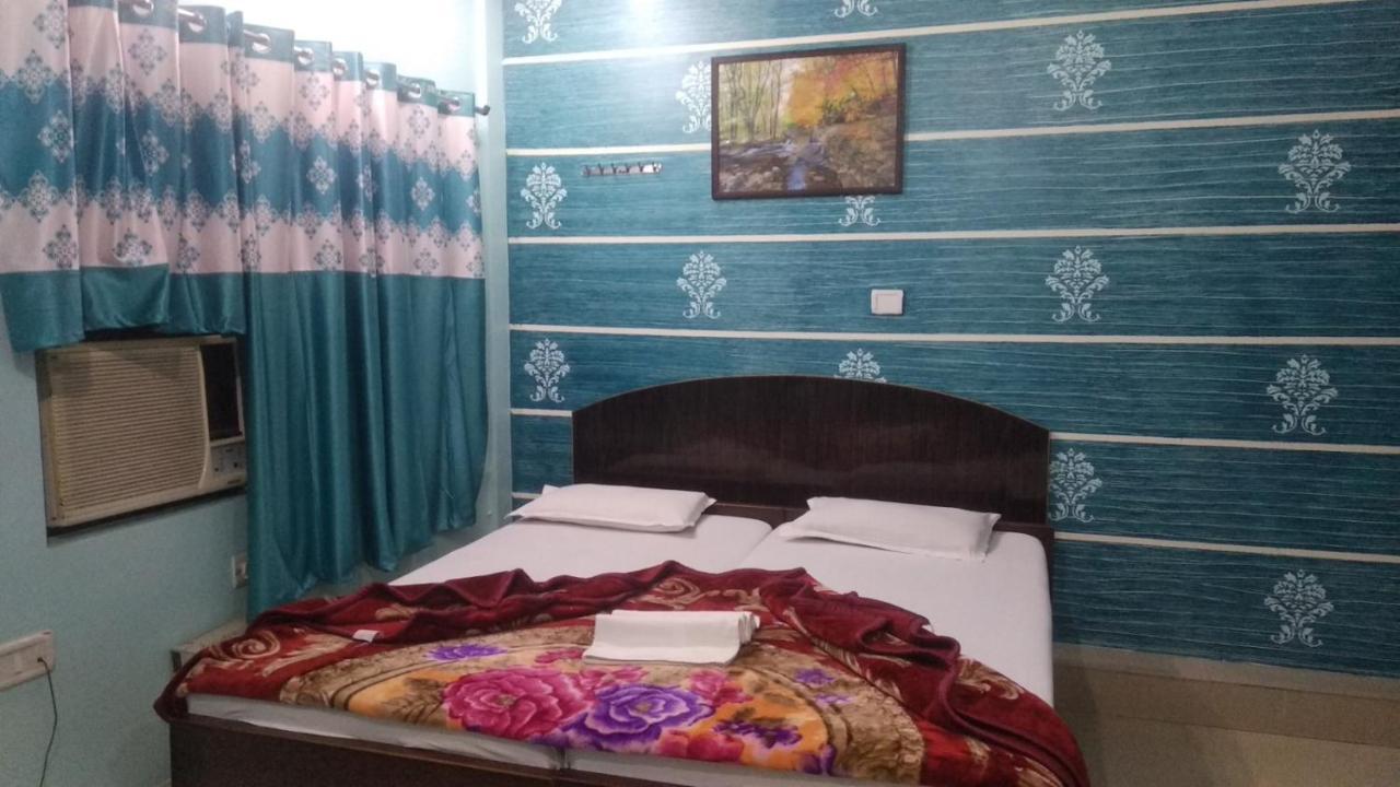 Hotel Giriraj Inn Varanasi Exteriör bild